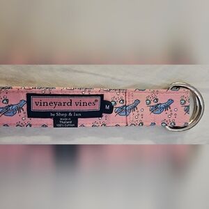 Vineyard Vines pretty pink belt with baby blue lobsters. Sz medium